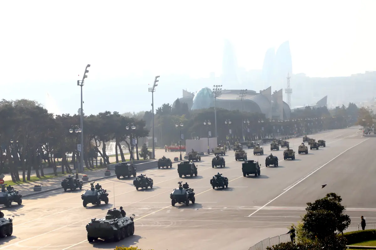 Paradda nümayiş etdirilən silah sistemləri, texnika və aviasiya vasitələri – Fotolar