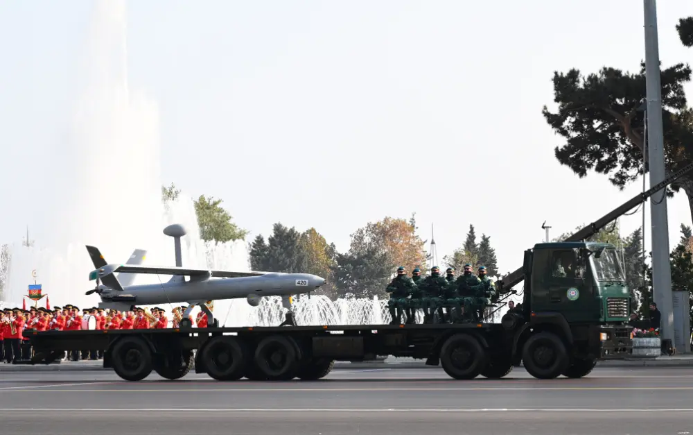 Paradda nümayiş etdirilən silah sistemləri, texnika və aviasiya vasitələri – Fotolar