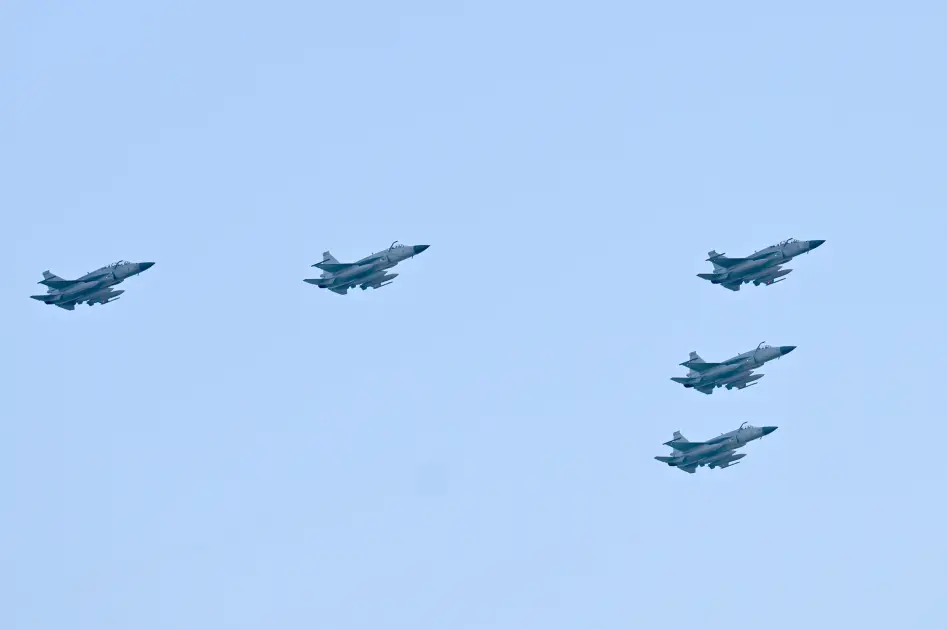 Paradda nümayiş etdirilən silah sistemləri, texnika və aviasiya vasitələri – Fotolar