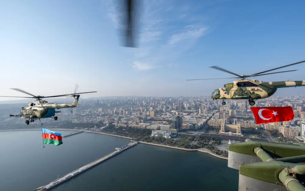 Paradda nümayiş etdirilən silah sistemləri, texnika və aviasiya vasitələri – Fotolar