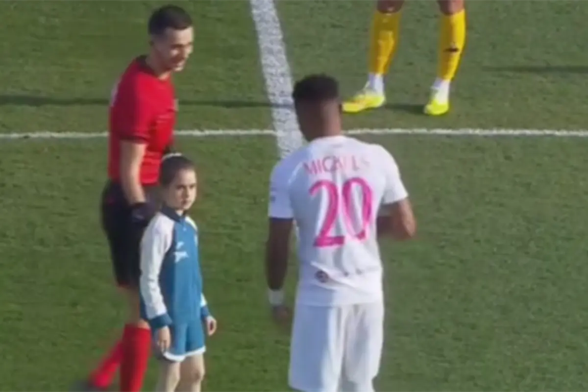 Topa ilk toxunuşu Nilay etdi - VIDEO