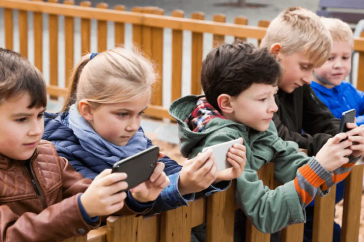 Daha bir ölkədə sosial media uşaqlar üçün məhdudlaşdırılır 