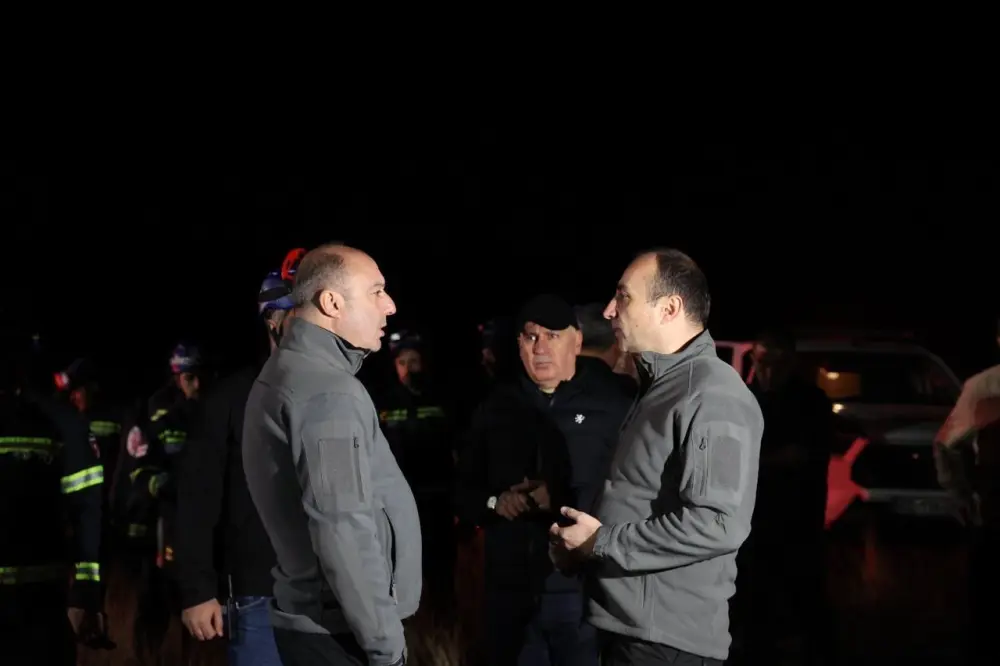 Gela Geladze təyyarə qəzasının baş verdiyi ərazidə – Fotolar