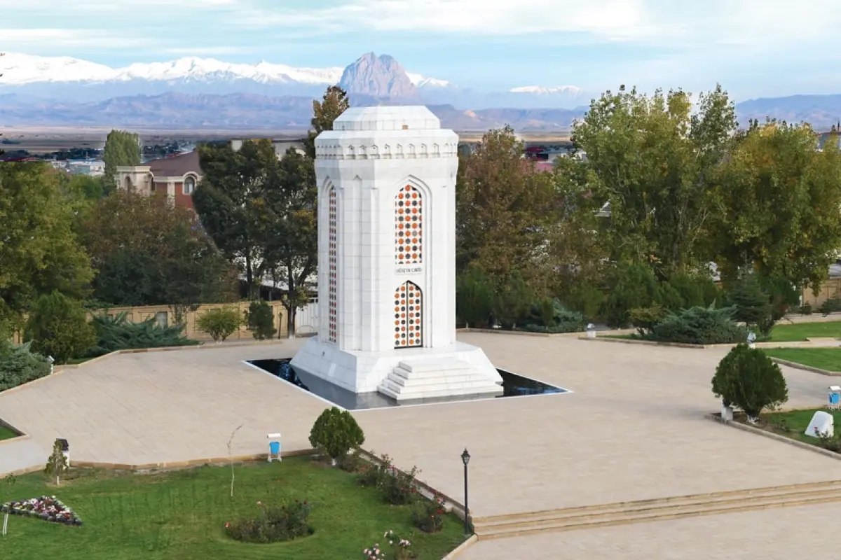 Hüseyn Cavidin məqbərəsi bərpa olunacaq