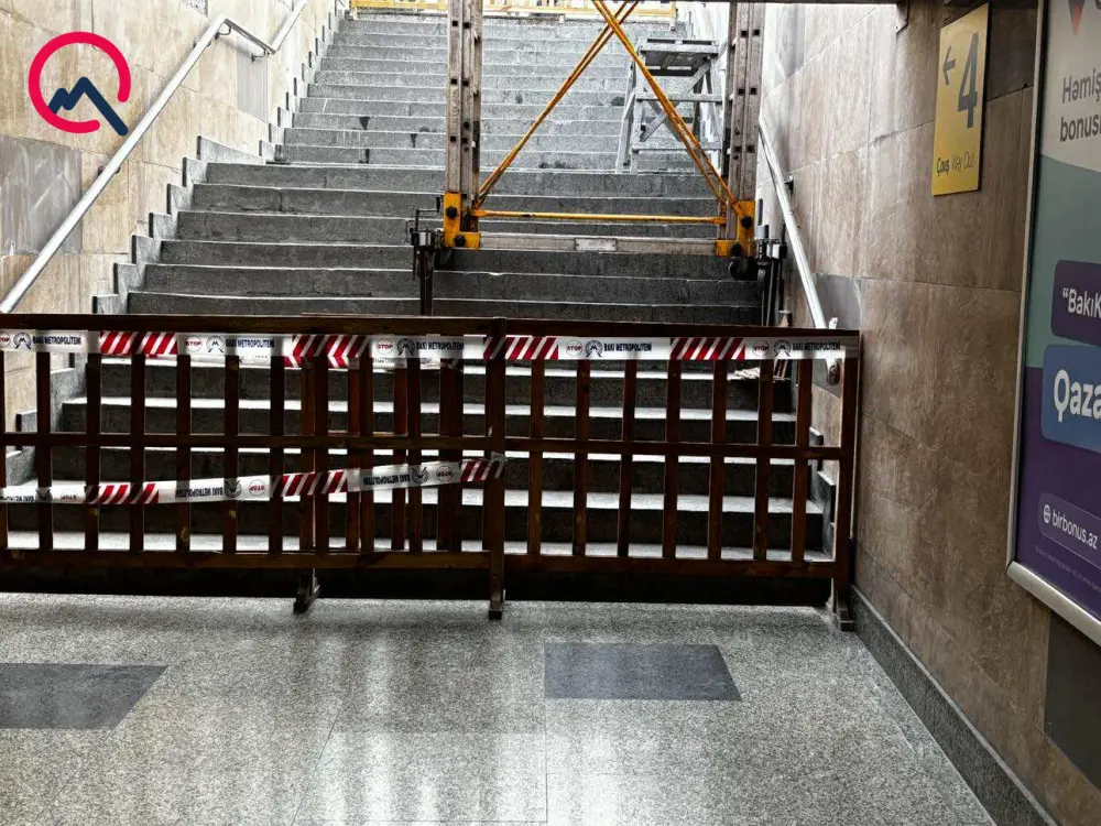Metronun stansiya çıxışlarından biri bağlandı - Səbəb bu imiş - Fotolar -  Yeniləndi