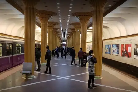 Metronun stansiya çıxışlarından biri bağlandı - Səbəb bu imiş - Fotolar -  Yeniləndi