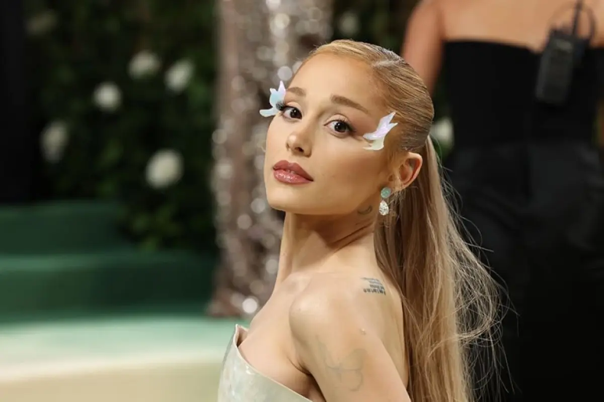 Pərəstişkarı aktrisaya hücum etdi