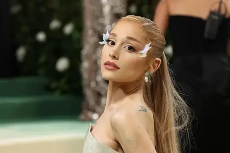 Pərəstişkarı aktrisaya hücum etdi