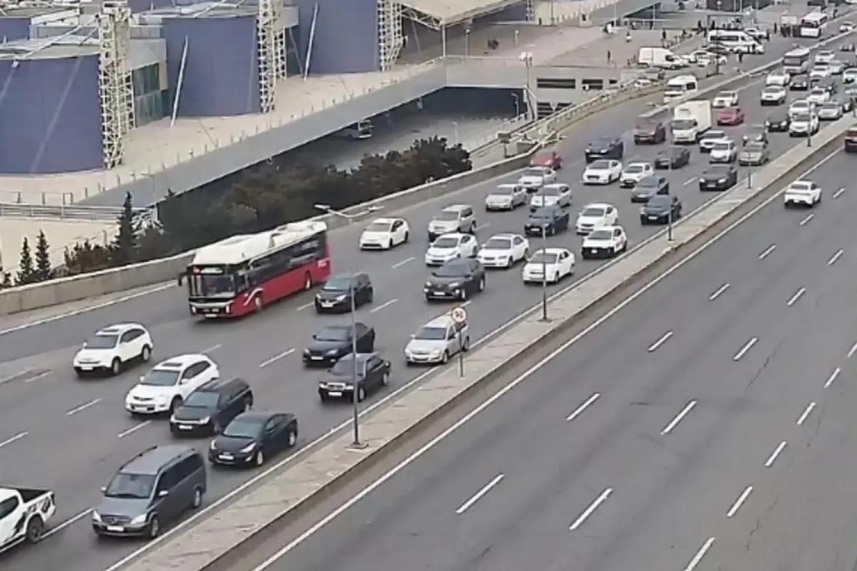 Bakının bu yollarında sıxlıq var