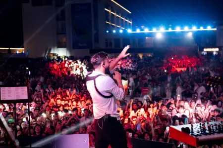 Azərbaycanlı müğənni Rusiyadakı konsertindən 19 milyon qazanacaq