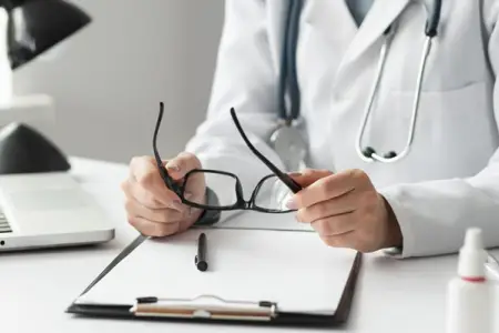 Yararsız gənci əsgərliyə göndərdilər, halı pisləşdi - Həkimlərə cəza