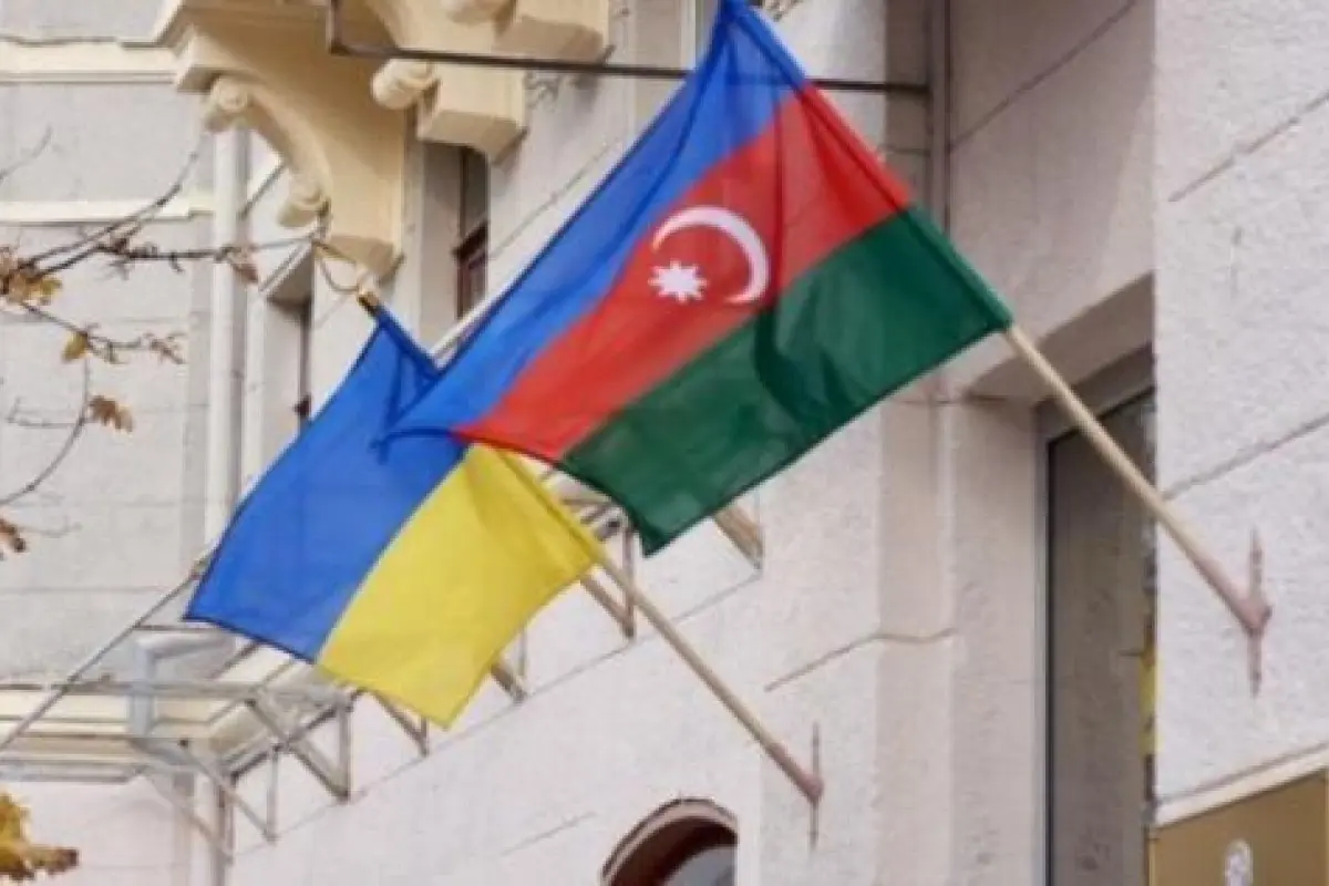 Azərbaycan səfirliyinin binasına raket qalıqları düşdü