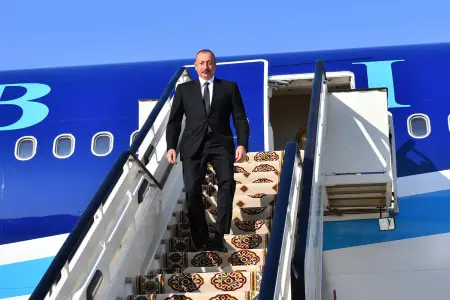 Prezident Özbəkistandadır