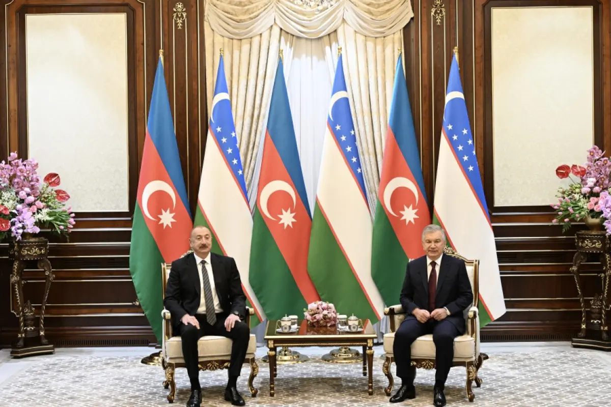 Prezidentlərin təkbətək görüşü oldu - Yenilənib