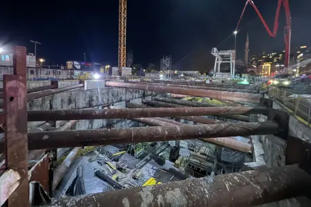 Metro tikintisi faciə ilə nəticələndi: konstruksiya çökdü, ölən var