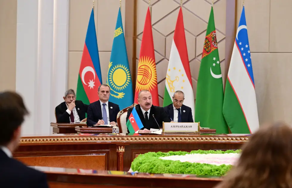 İlham Əliyev liderlərin iclasında - Fotolar - Yeniləndi 2