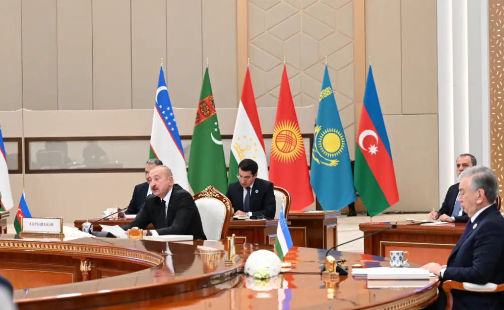 İlham Əliyev liderlərin iclasında - Fotolar - Yeniləndi 2