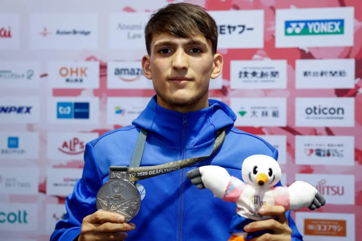 Azərbaycanın idman tarixində ilk deflimpiya medalı - Foto