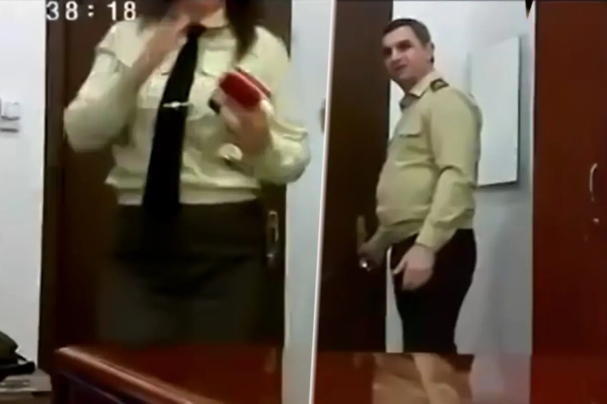 Qeyri-etik videolarla məşhurlaşan polkovnik azadlığa çıxdı