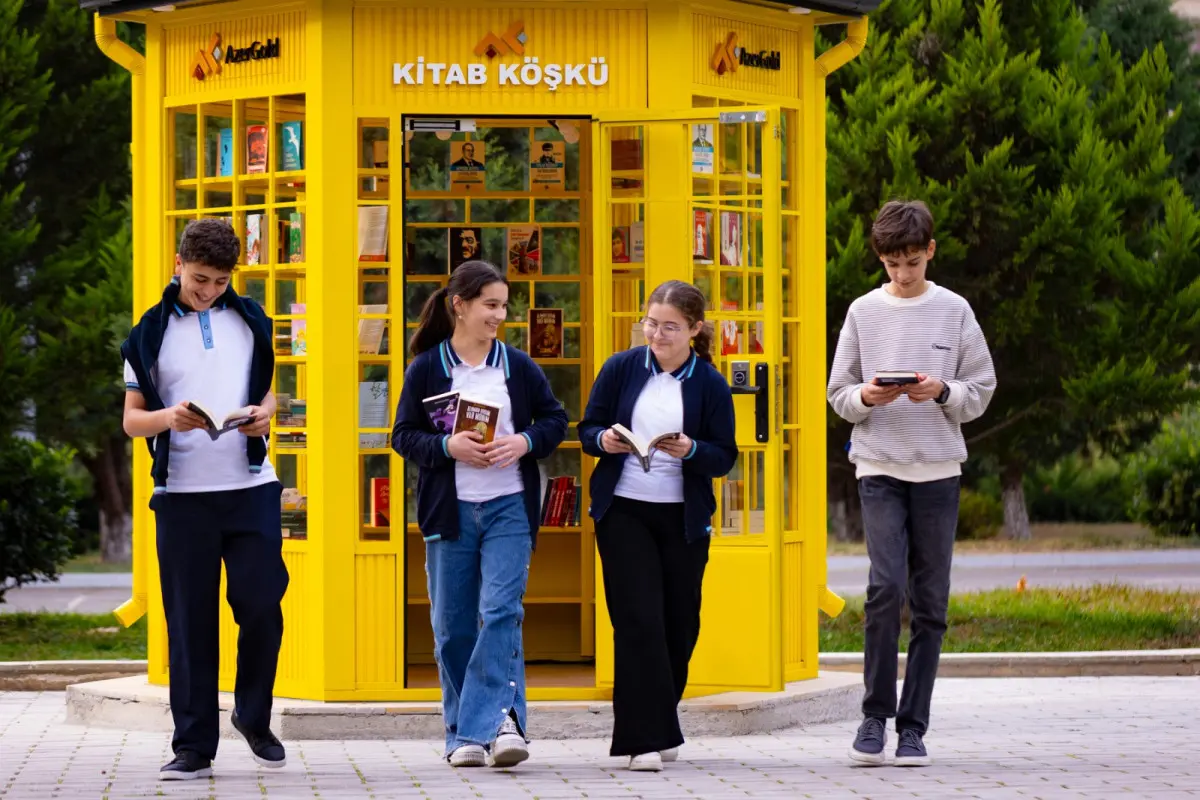 “AzerGold”un təşəbbüsü ilə Göygöldə interaktiv kitab köşkü istifadəyə verildi - Foto
