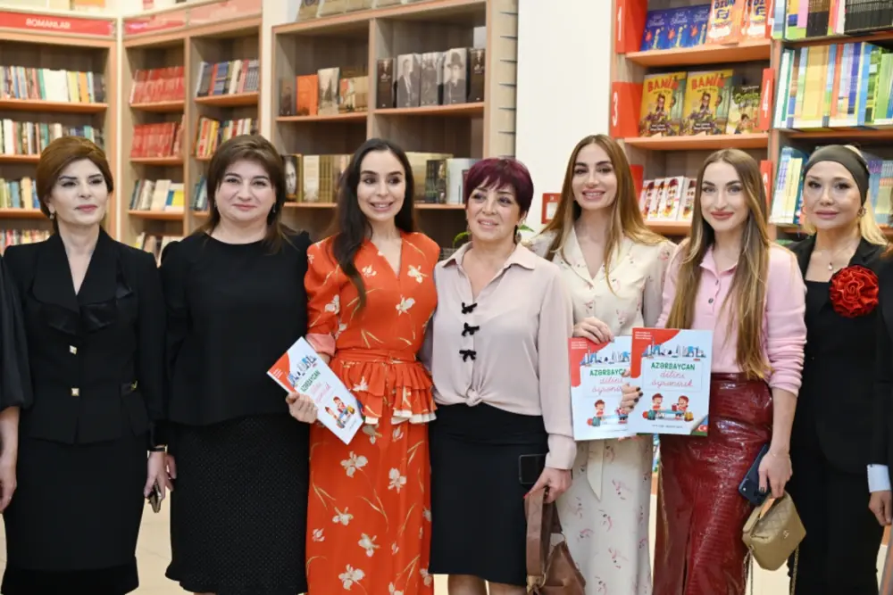 Leyla, Arzu və Alyona Əliyevalar kitab təqdimatında – Fotolar