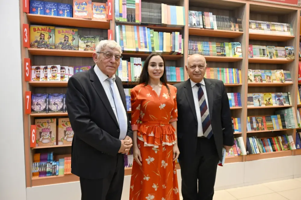 Leyla, Arzu və Alyona Əliyevalar kitab təqdimatında – Fotolar