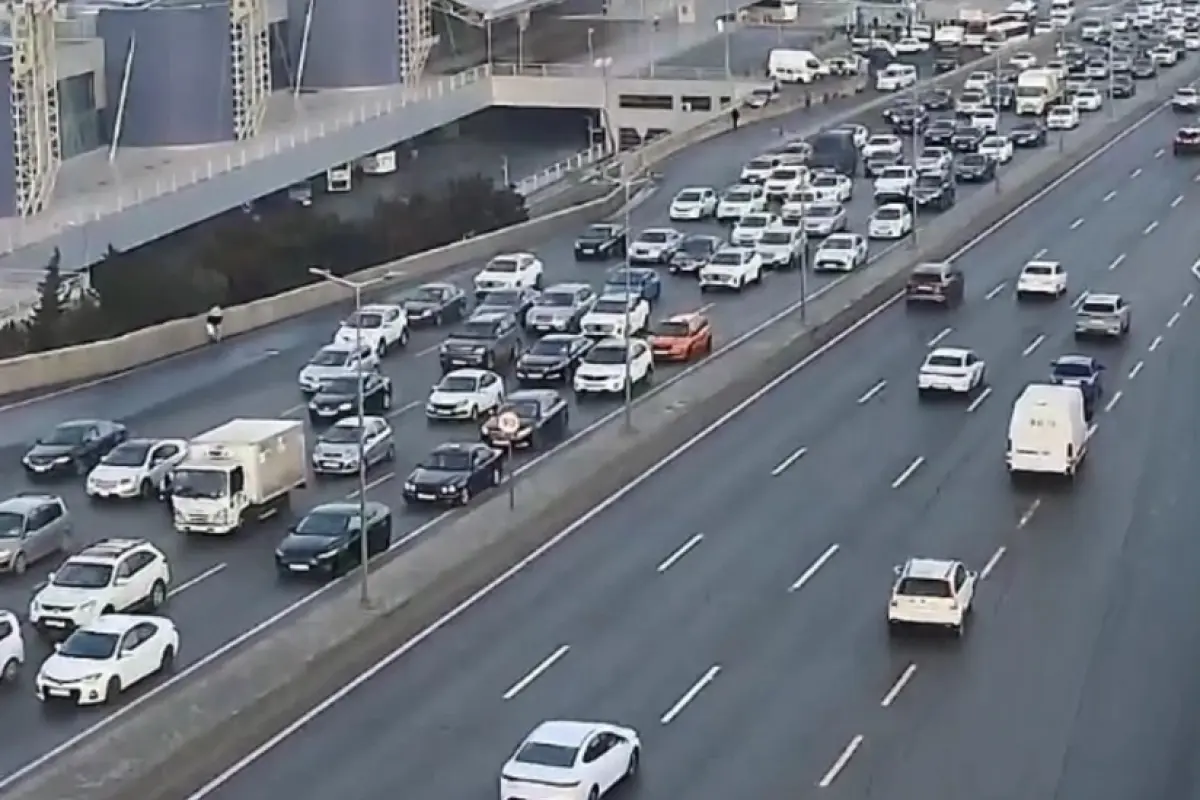 Bakının bir sıra yollarında tıxac var