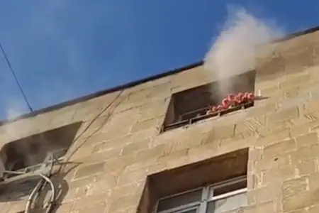 Bakıda yataqxanada yanğın - Video