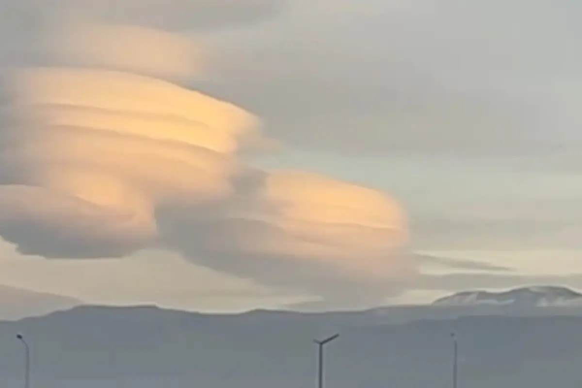 Bursa səmasında nadir bulud: Hər kəsi heyrətləndirdi - Video 