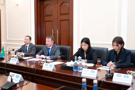 Qazaxıstan hakimləri Azərbaycanda təhsil alacaqlar - Foto