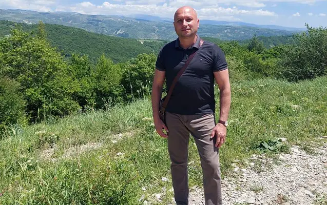 Müəllimini aldadıb ona 355 min “atdı”