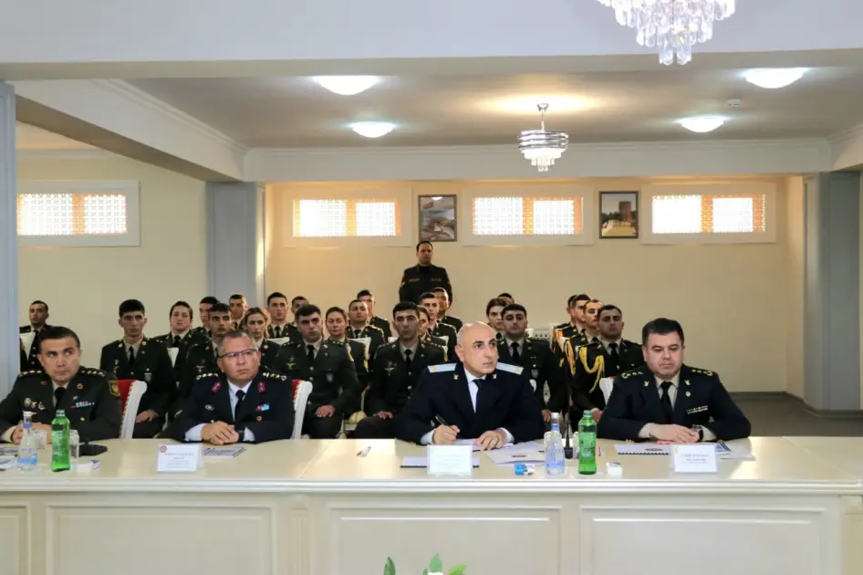 Hərbi Prokurorluq dəyirmi masa keçirdi