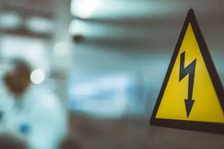 Bakıda məşhur hotelin dörd işçisini cərəyan vurub öldürdü - Adlar 