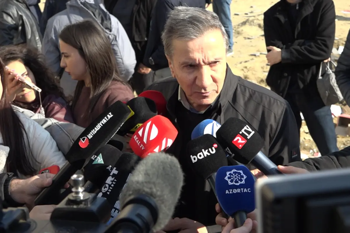 “Yeni salınan yola görə binaya yeraltı qaz sızıb” - Plaza sahibi