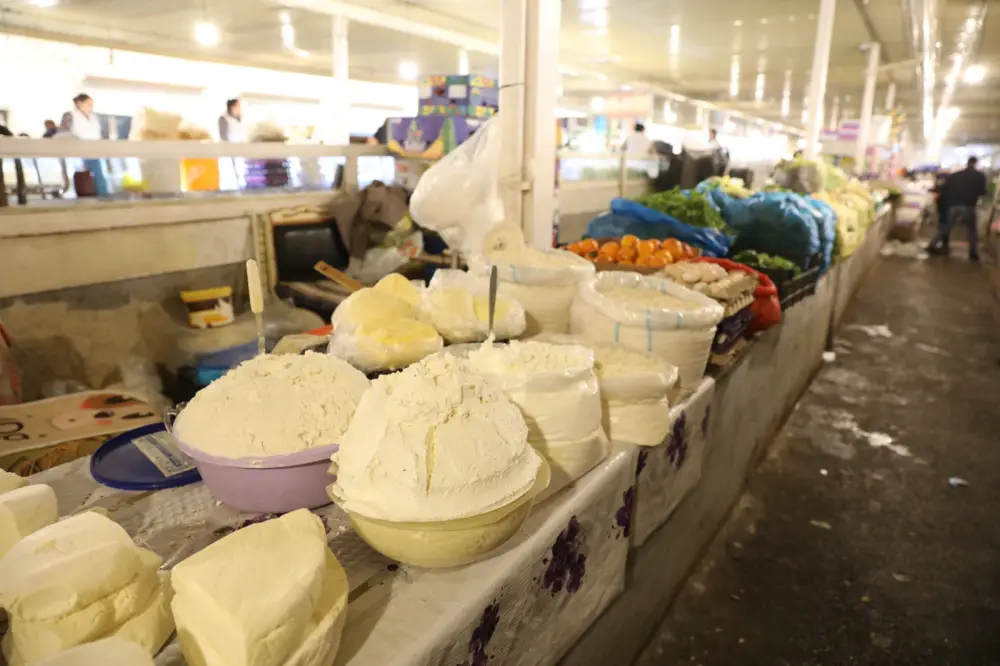 "Vosmoy bazarı"nda quş kəsimi yeri bağlandı - Fotolar