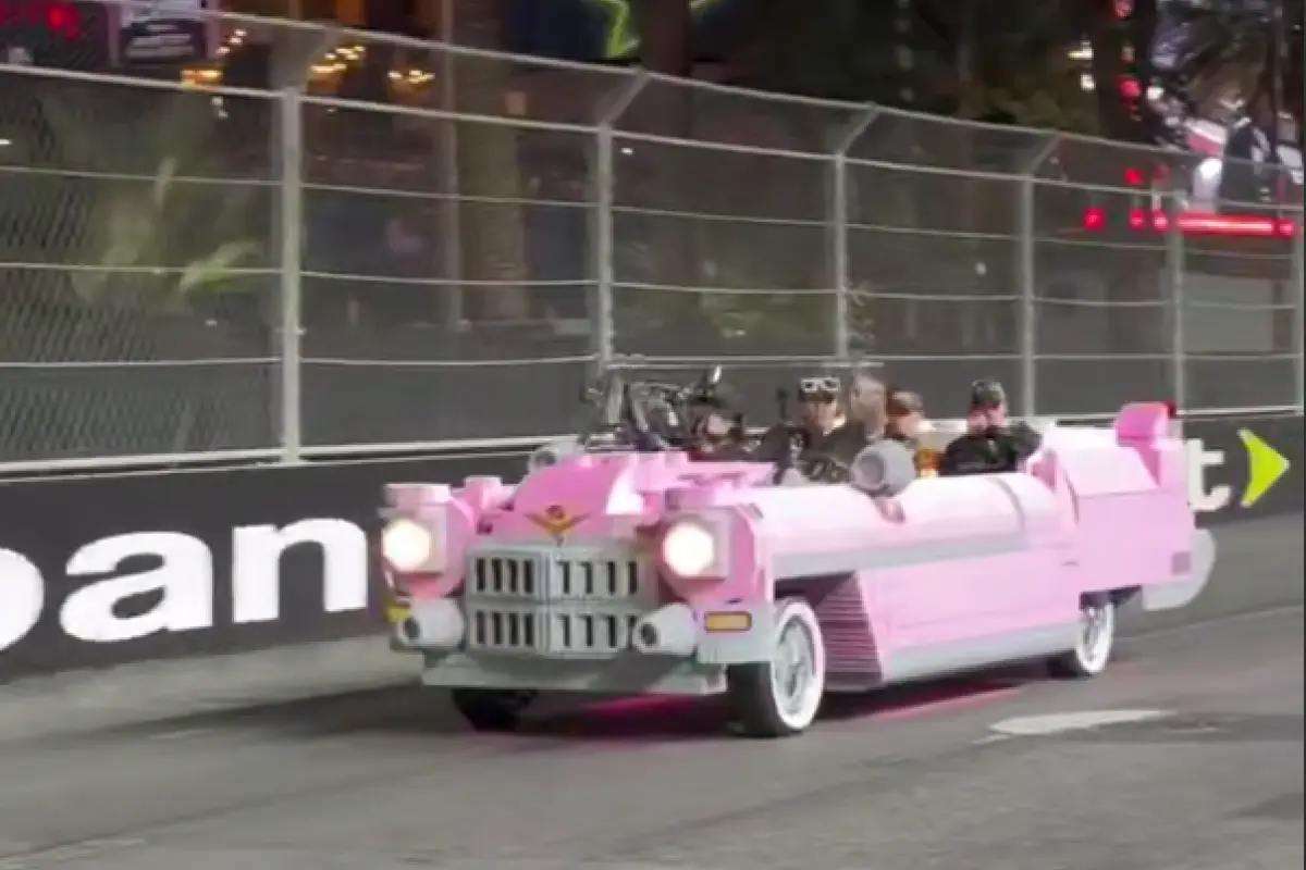 LEGO Las-Veqas Qran-prisinin qaliblərini özünəməxsus tərzdə təbrik etdi