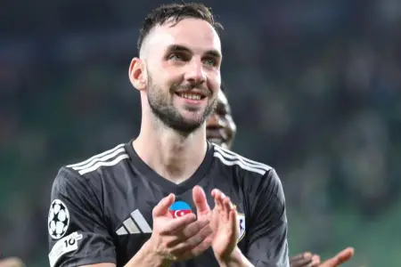 Yankoviç ikinci dəfə ata oldu - Fotolar