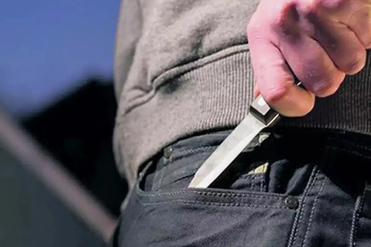 Gəncədə yeniyetmə bıçaqlandı