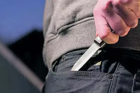 Gəncədə yeniyetmə bıçaqlandı