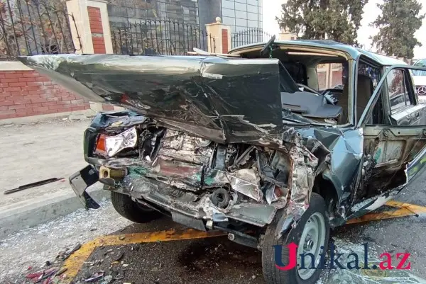 Gəncədə maşın "Baku Bus"a çırpıldı - Ölən və xəsarət alanlar var