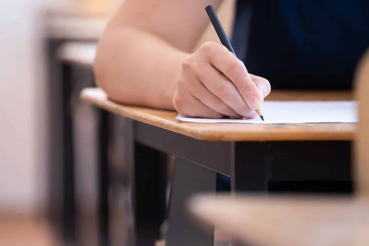 Bu gün Vəkillər Kollegiyasına üzv olmaq istəyənlər test imtahanı verəcək