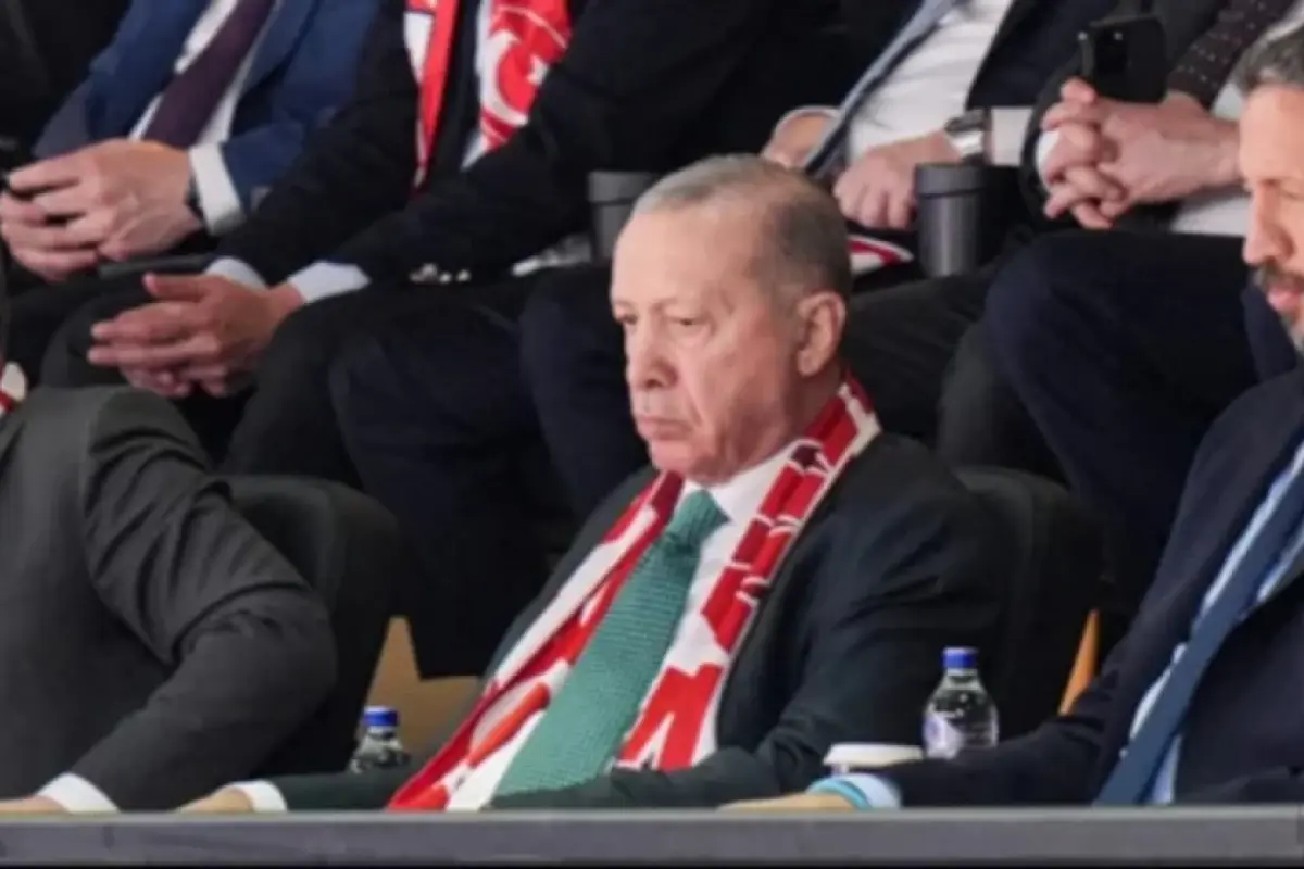 Ərdoğandan sürpriz: Oyunu arenada izləyib 