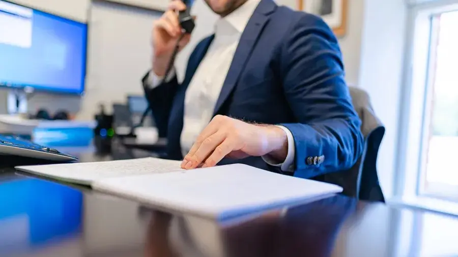 Mal-qarasını otarmadığı üçün direktor işdən çıxardı - İddia 