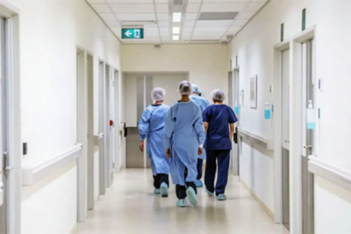 Şagird məktəbin həyətində infarktdan öldü  