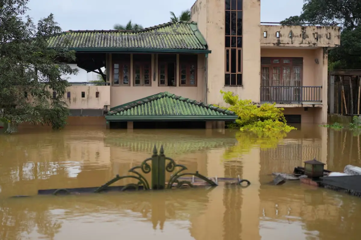 "Ditvah" Şri-Lankanı viran qoydu: ölənlərin sayı artdı