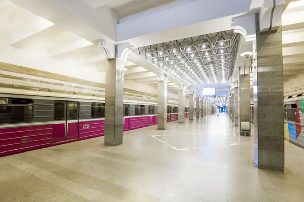 Metroda problem yarandı - Qatarların gecikmə səbəbi 