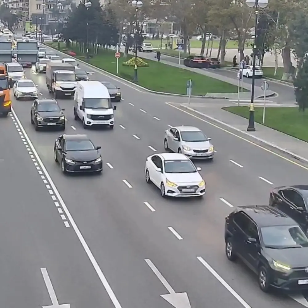 17 istiqamətdə tıxac var