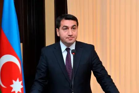 Hikmət Hacıyev Azərbaycan-Rusiya münasibətlərindən danışdı 