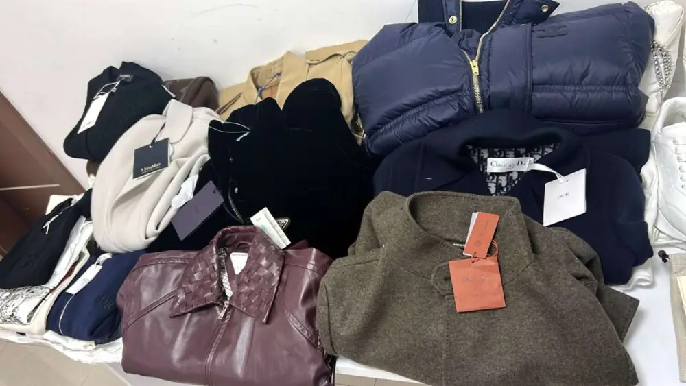 276 minlik brend malları ölkəyə qanunsuz keçirmək istədi - Fotolar