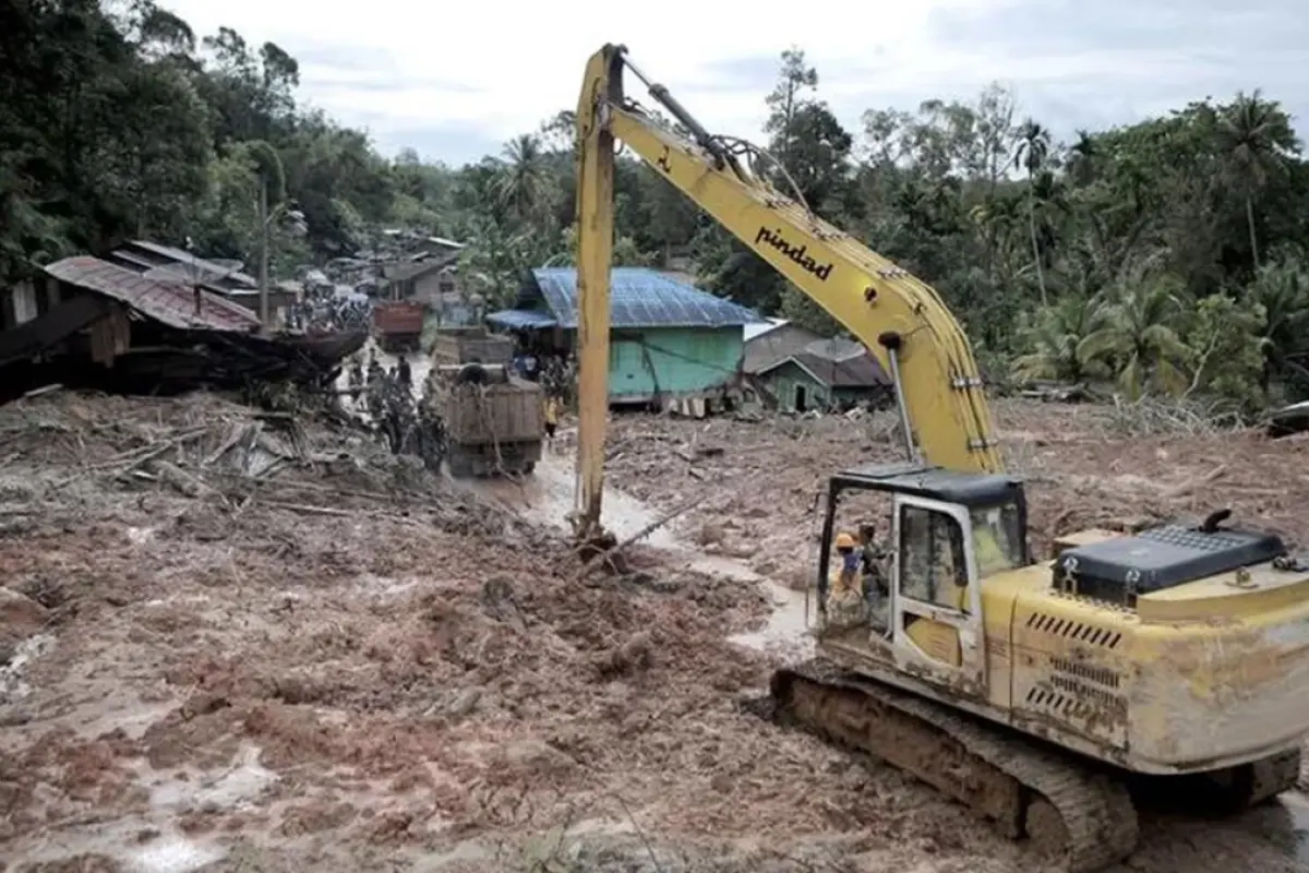 İndoneziyada fəlakət: Ölənlərin sayı 442-yə çatdı